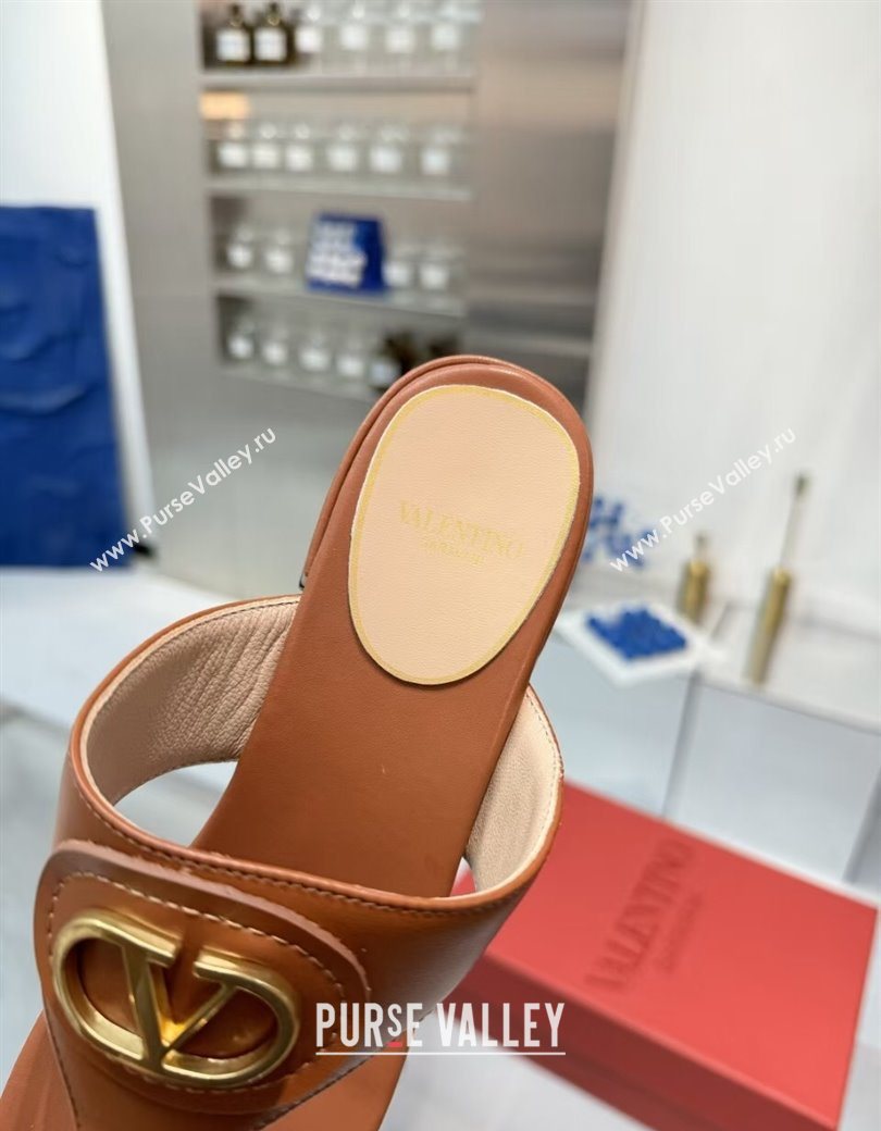 Valentino Vlogo Signature Flat Thong Slides Sandal in Calfskin Brown 2025 0902 (XL-250902060)