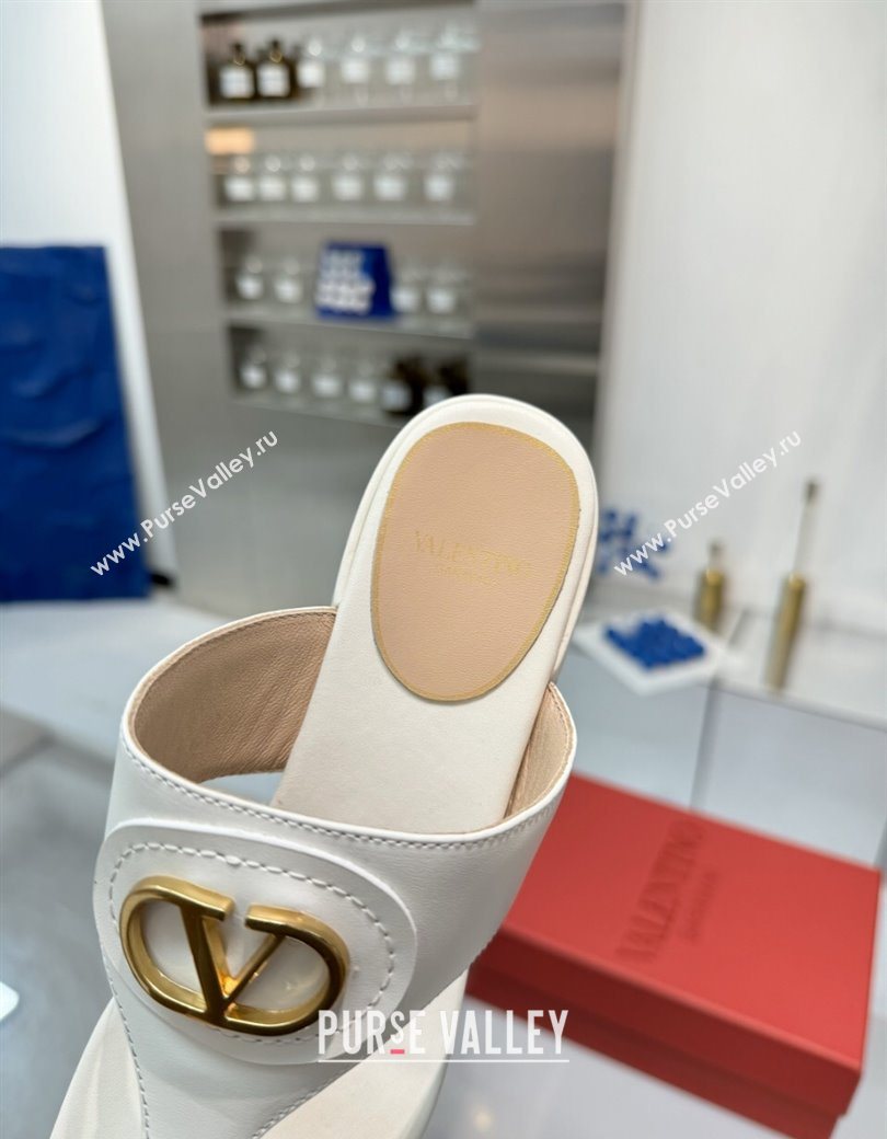 Valentino Vlogo Signature Flat Thong Slides Sandal in Calfskin White 2025 0902 (XL-250902063)