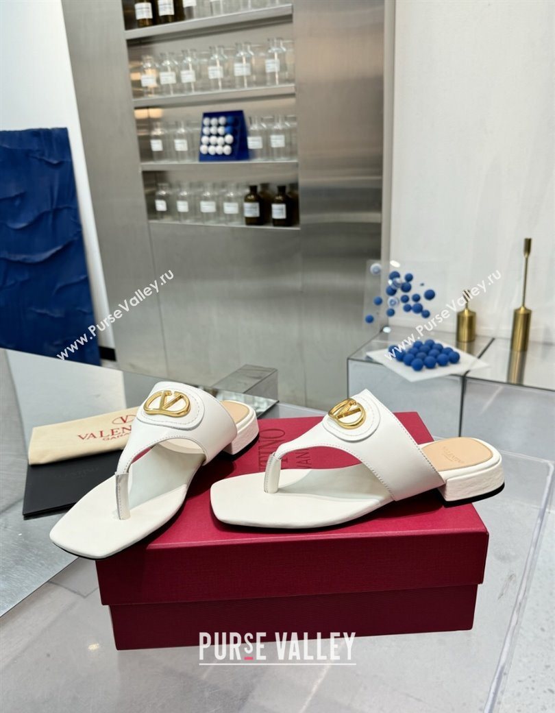 Valentino Vlogo Signature Flat Thong Slides Sandal in Calfskin White 2025 0902 (XL-250902063)