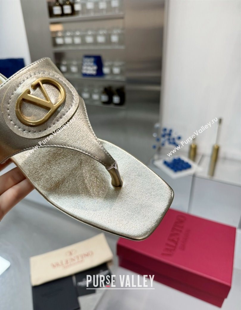 Valentino Vlogo Signature Flat Thong Slides Sandal in Calfskin Gold 2025 0902 (XL-250902064)