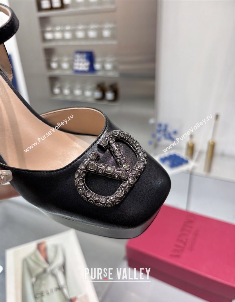 Valentino Vlogo Signature Platform Pumps 11cm with Strass in Laminated Nappa Leather Black 2025 0902 (XL-250902068)
