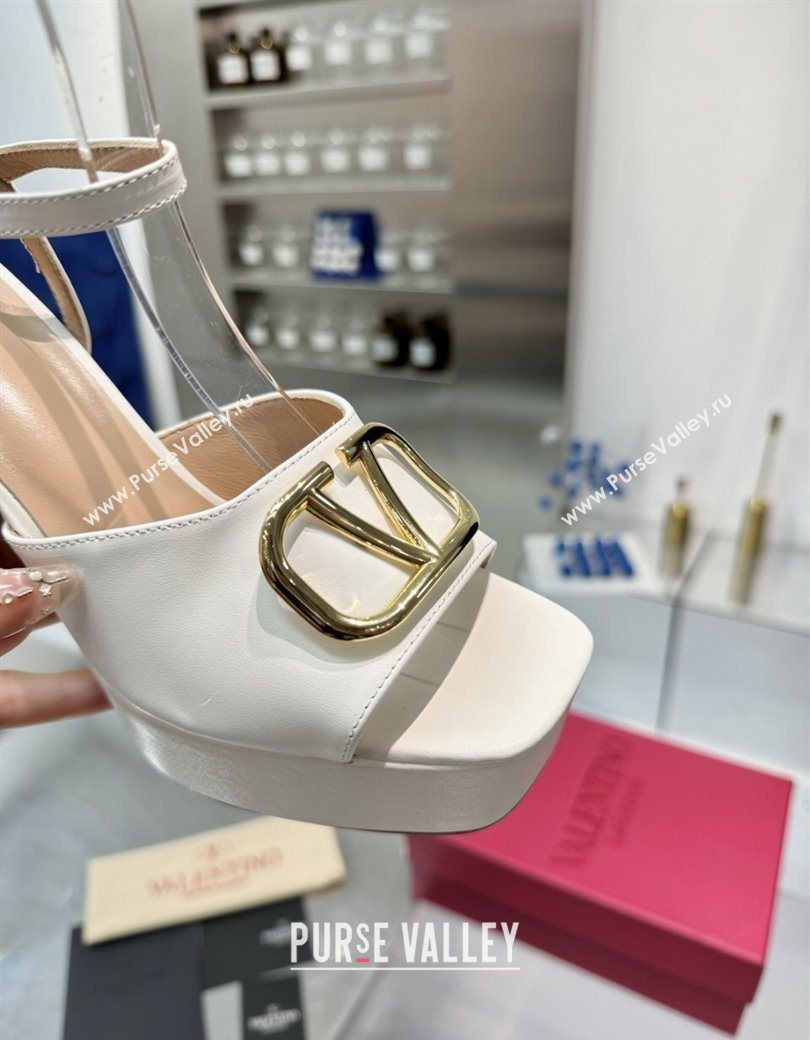 Valentino Gold-Tone Vlogo Signature Platform Sandals 11cm in Calfskin Leather White 2025 0902 (XL-250902083)