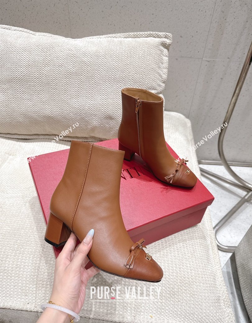 Valentino VALET DU ROI Heel Ankle Boots 6.5cm in Goatskin Leather with Bow Brown 2025 1028 (MD-251028017)