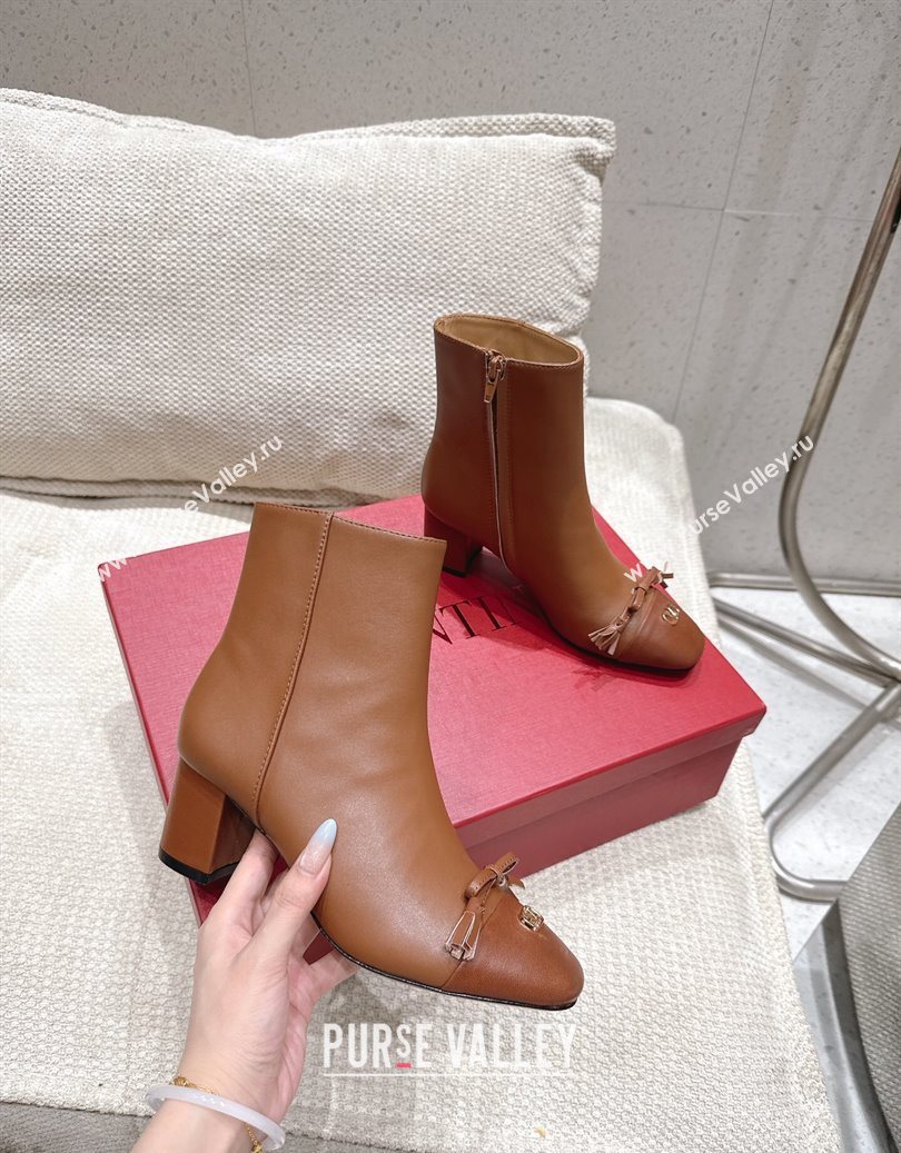 Valentino VALET DU ROI Heel Ankle Boots 6.5cm in Goatskin Leather with Bow Brown2 2025 1028 (MD-251028017)