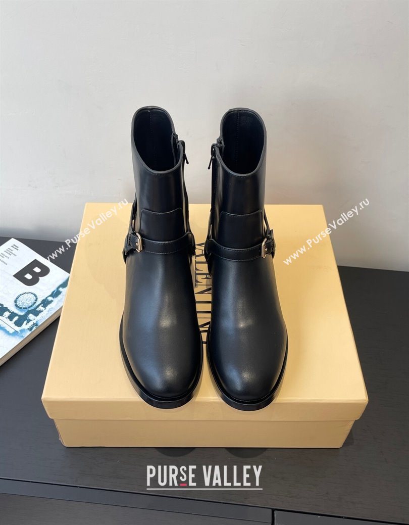 Valentino VLogo Signature Strap Flat Ankle Boots in Calfskin Leather Black 2025 1028 (HQG-251028024)