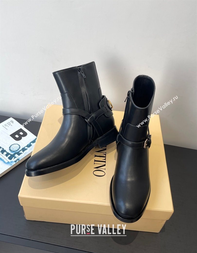 Valentino VLogo Signature Strap Flat Ankle Boots in Calfskin Leather Black 2025 1028 (HQG-251028024)