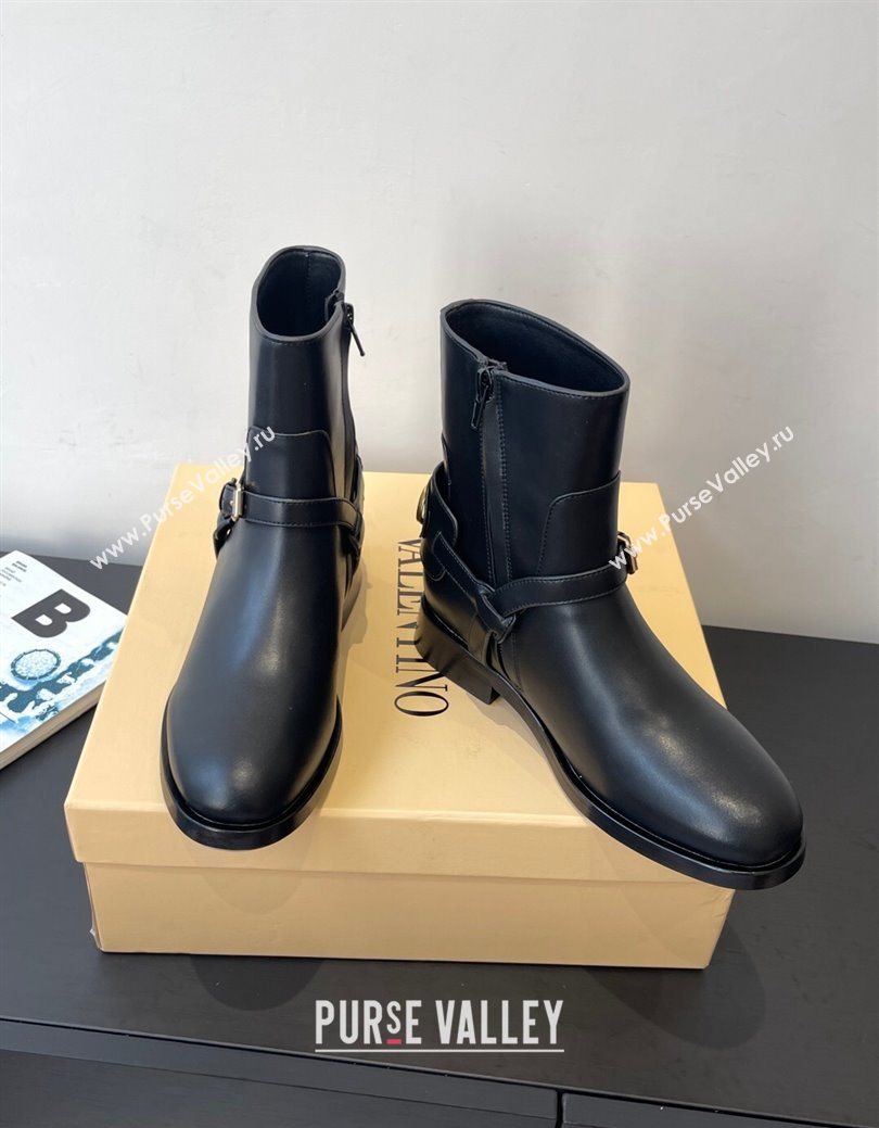 Valentino VLogo Signature Strap Flat Ankle Boots in Calfskin Leather Black 2025 1028 (HQG-251028024)