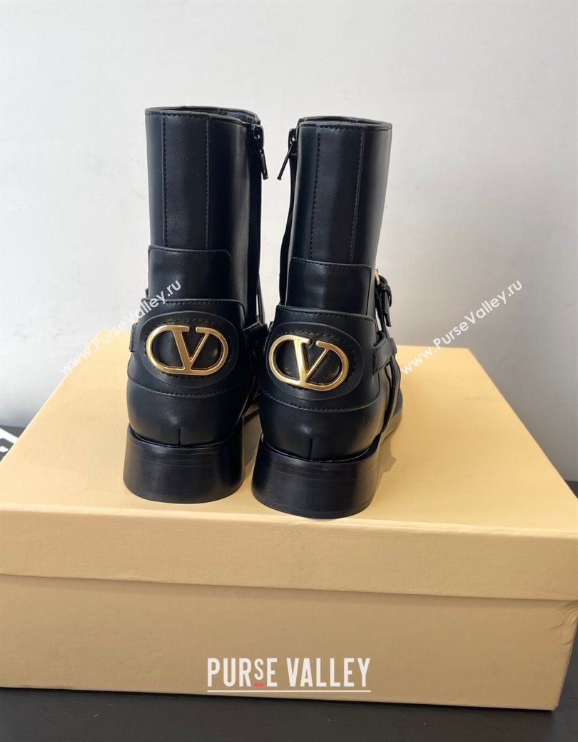 Valentino VLogo Signature Strap Flat Ankle Boots in Calfskin Leather Black 2025 1028 (HQG-251028024)