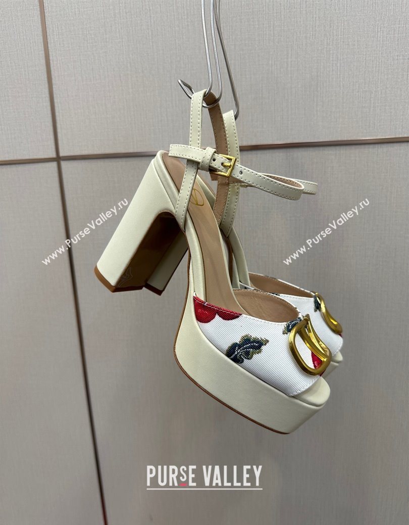 Valentino VLogo Signature Cherryfic Platform Sandals in Canvas and Leather White2 2025 1028 (MD-251028002)