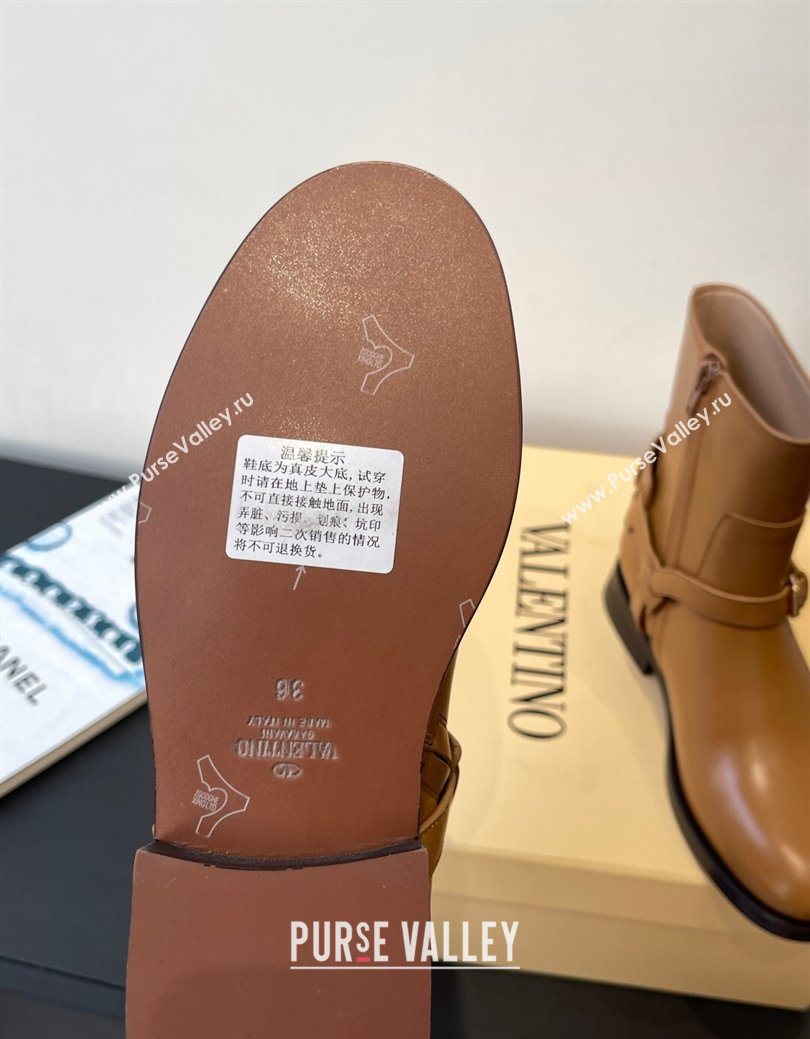 Valentino VLogo Signature Strap Flat Ankle Boots in Calfskin Leather Brown 2025 1028 (HQG-251028025)