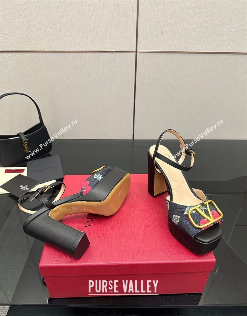 Valentino VLogo Signature Cherryfic Platform Sandals in Denim and Leather Black2 2025 1028 (MD-251028003)