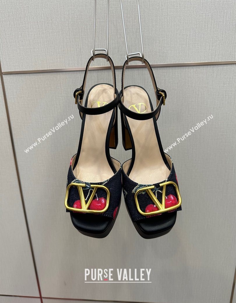 Valentino VLogo Signature Cherryfic Platform Sandals in Denim and Leather Black2 2025 1028 (MD-251028003)