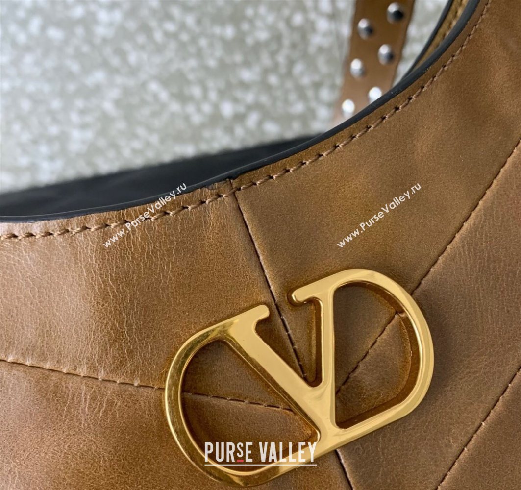 Valentino Hoboho Small Hobo Bag In Chevron-Patterned Nappa Leather with Studs Brown 2025 0073S (LKF-251121032)
