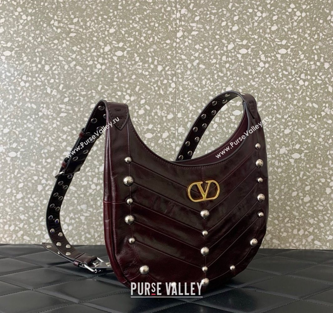 Valentino Hoboho Small Hobo Bag In Chevron-Patterned Nappa Leather with Studs Burgundy 2025 0073S (LKF-251121033)
