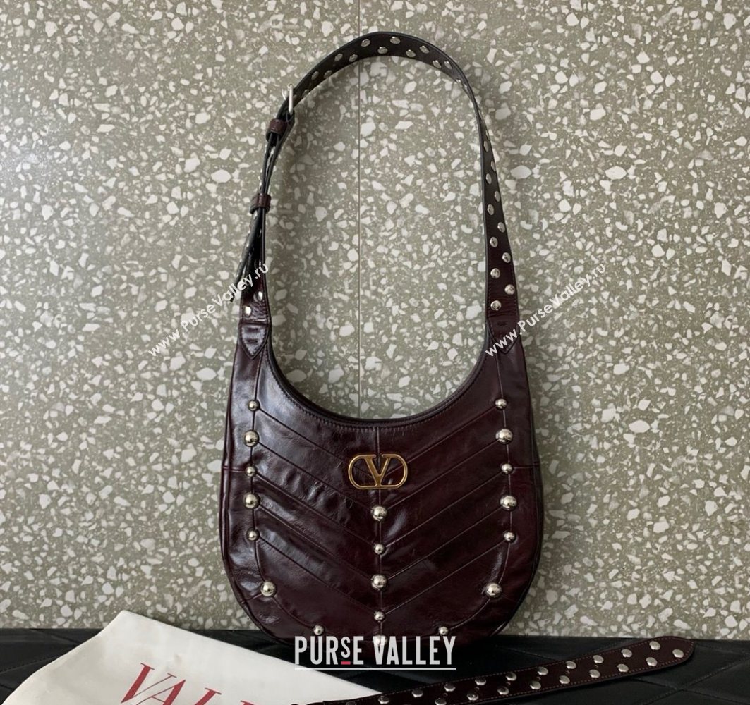 Valentino Hoboho Small Hobo Bag In Chevron-Patterned Nappa Leather with Studs Burgundy 2025 0073S (LKF-251121033)