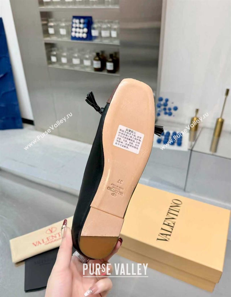 Valentino VALET DU ROI Ballerinas Flat in Calfskin Leather with Tassel Bow Black/Brown 2025 (XL-251215048)