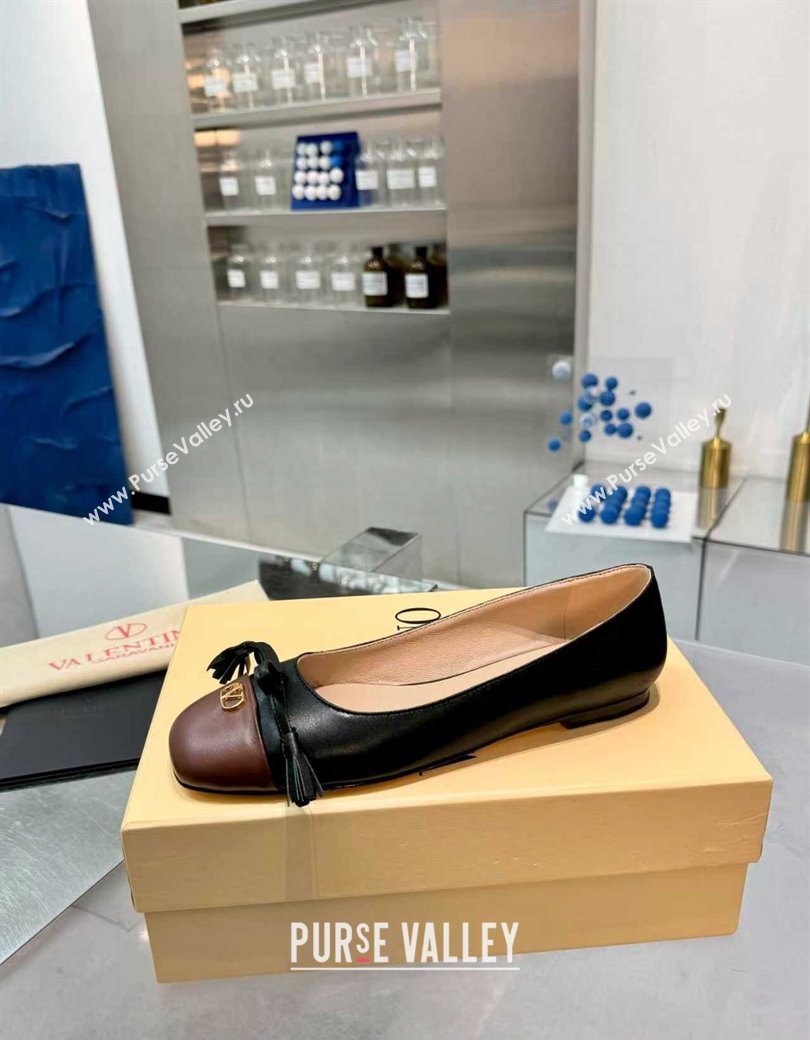 Valentino VALET DU ROI Ballerinas Flat in Calfskin Leather with Tassel Bow Black/Brown 2025 (XL-251215048)