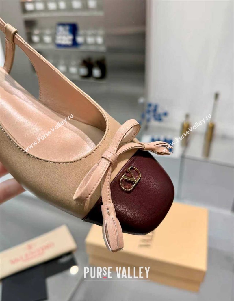 Valentino VALET DU ROI Slingbacks Flat in Calfskin Leather with Tassel Bow Beige/Dark Burgundy 2025 (XL-251215040)