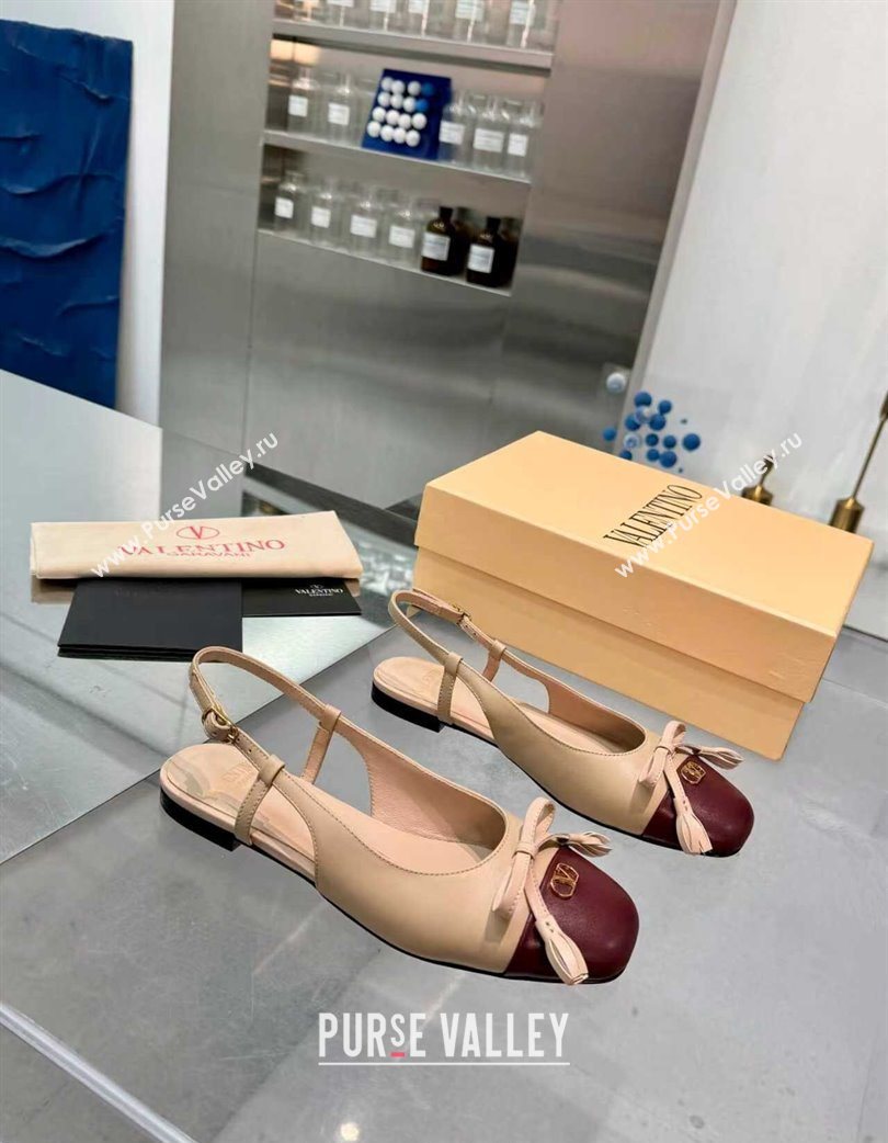 Valentino VALET DU ROI Slingbacks Flat in Calfskin Leather with Tassel Bow Beige/Dark Burgundy 2025 (XL-251215040)