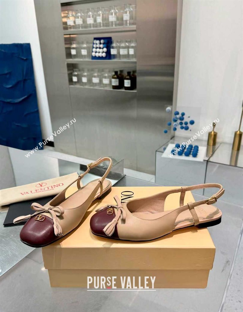 Valentino VALET DU ROI Slingbacks Flat in Calfskin Leather with Tassel Bow Beige/Dark Burgundy 2025 (XL-251215040)