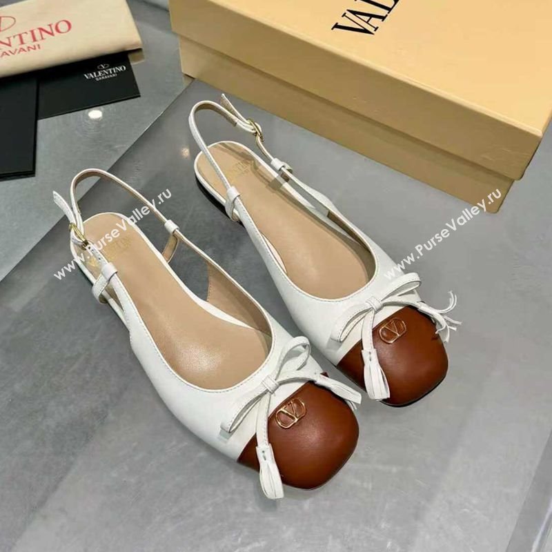 Valentino VALET DU ROI Slingbacks Flat in Calfskin Leather with Tassel Bow White/Brown 2025 (XL-251215041)
