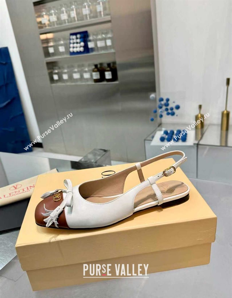Valentino VALET DU ROI Slingbacks Flat in Calfskin Leather with Tassel Bow White/Brown 2025 (XL-251215041)