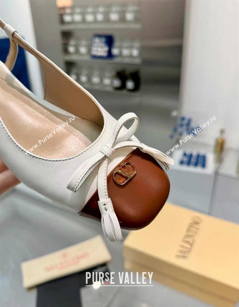 Valentino VALET DU ROI Slingbacks Flat in Calfskin Leather with Tassel Bow White/Brown 2025 (XL-251215041)