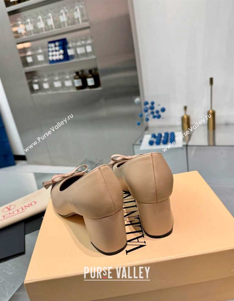 Valentino VALET DU ROI Pumps 6cm in Calfskin Leather with Tassel Bow Beige/Dark Burgundy 2025 (XL-251215043)