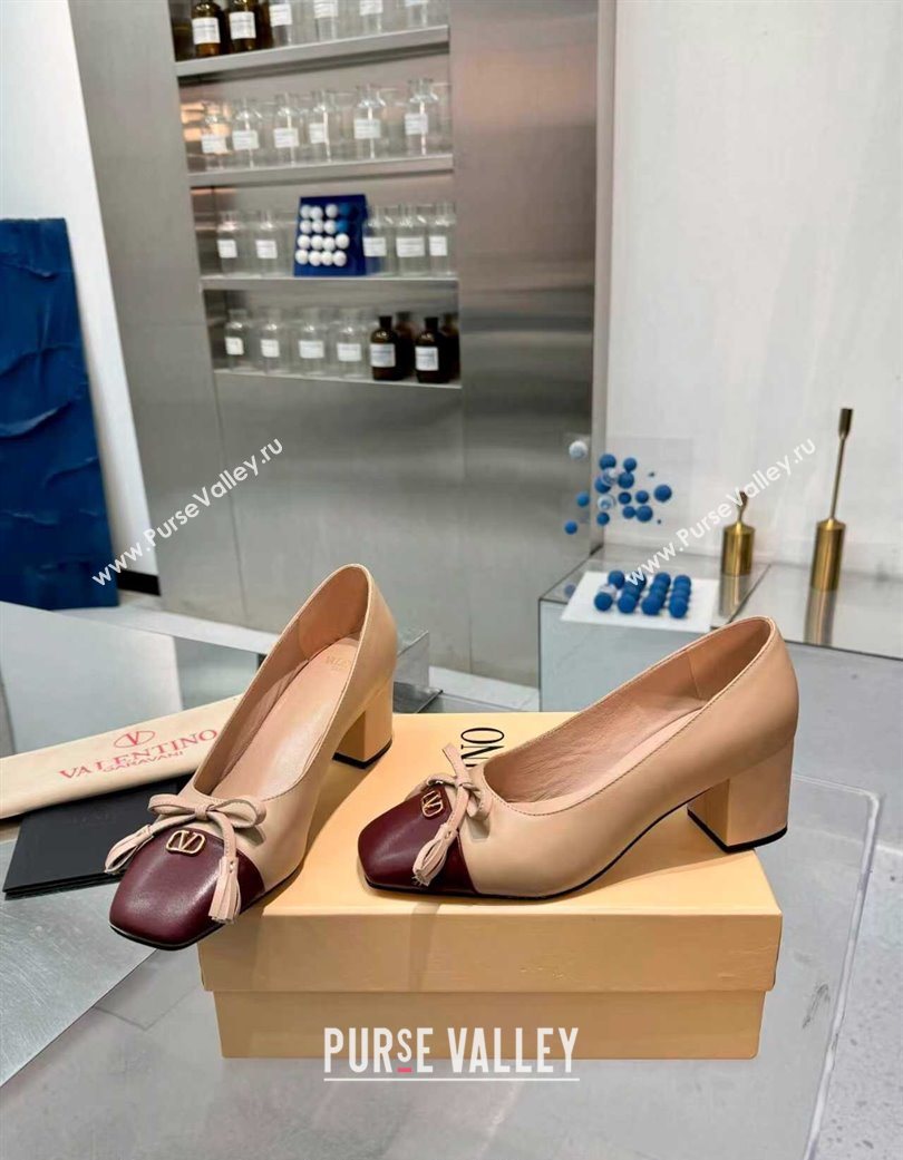 Valentino VALET DU ROI Pumps 6cm in Calfskin Leather with Tassel Bow Beige/Dark Burgundy 2025 (XL-251215043)