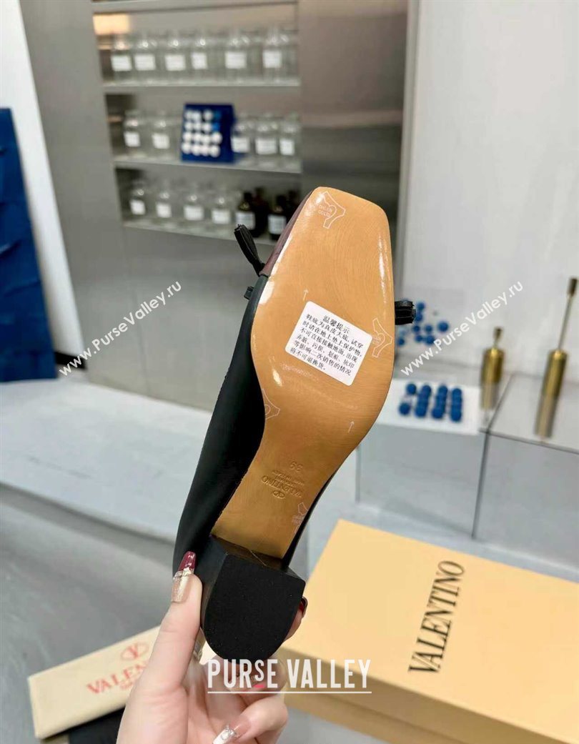 Valentino VALET DU ROI Pumps 6cm in Calfskin Leather with Tassel Bow Black/Brown 2025 (XL-251215044)