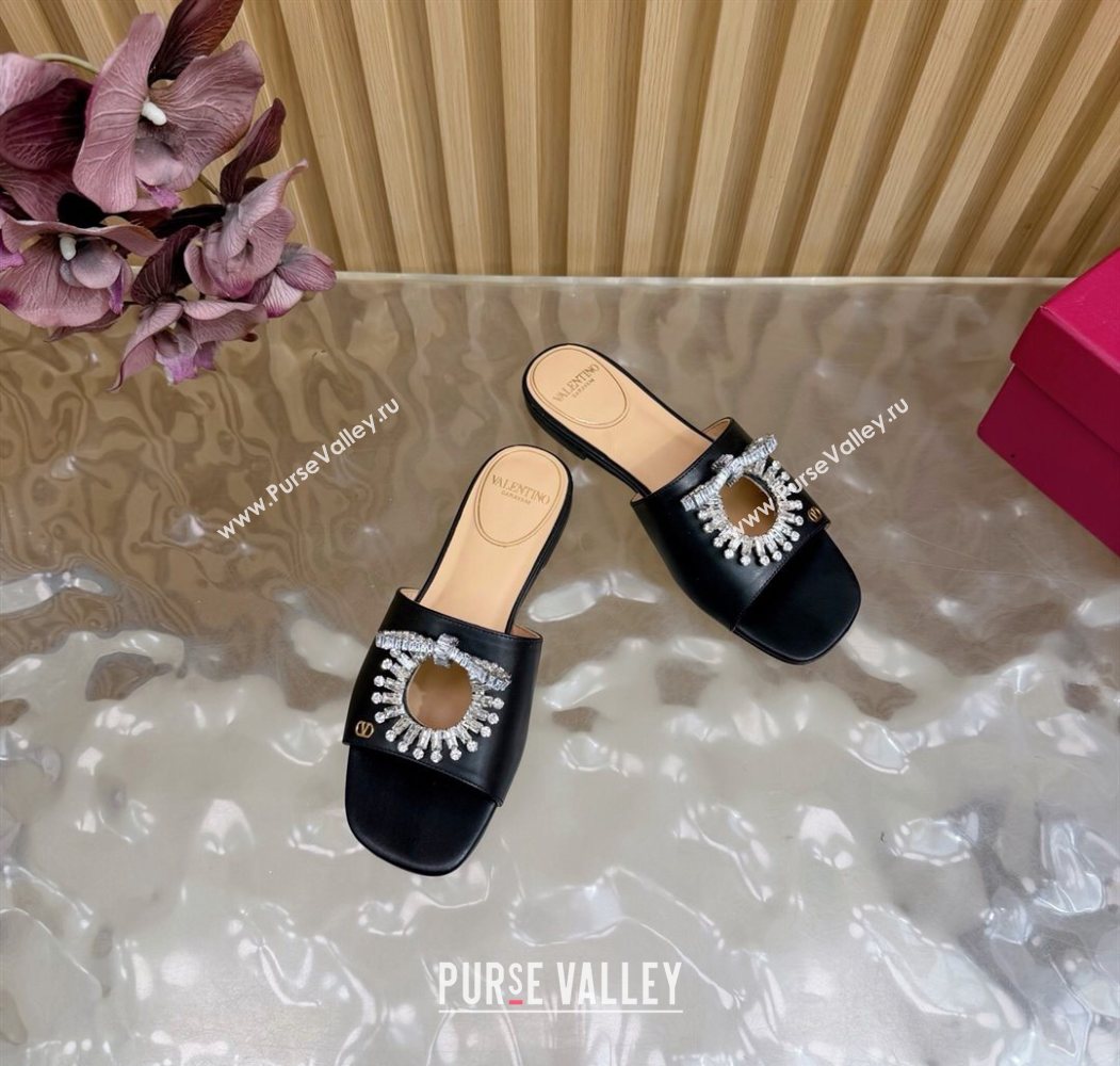 Valentino Strass Embellished Flat Slides Sandal in Calfskin Leather Black2 2025 VLTN121509 (MD-251215111)