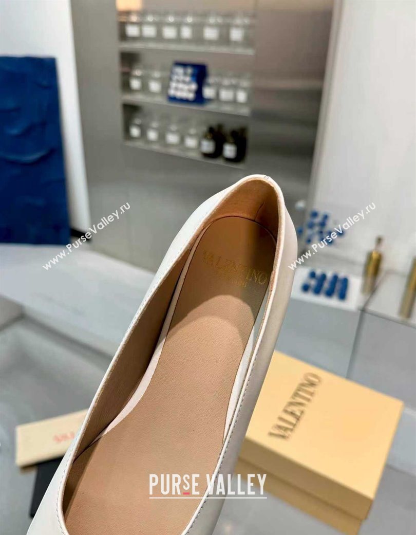 Valentino VALET DU ROI Ballerinas Flat in Calfskin Leather with Tassel Bow White/Brown 2025 (XL-251215046)