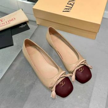 Valentino VALET DU ROI Ballerinas Flat in Calfskin Leather with Tassel Bow Beige/Dark Burgundy 2025 (XL-251215047)