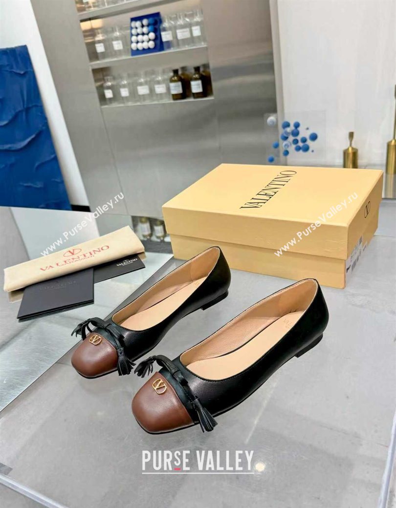 Valentino VALET DU ROI Ballerinas Flat in Calfskin Leather with Tassel Bow Black/Brown 2025 (XL-251215048)