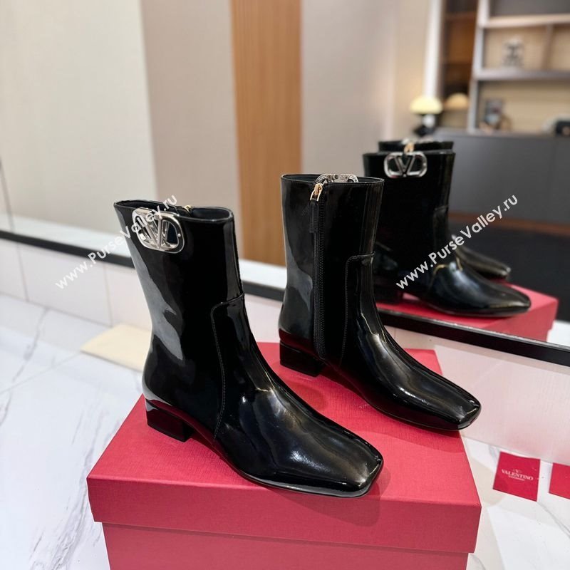 Valentino VLogo Type Heel Ankle Boots 3cm in Patent Leather Black 2025 VLTN121606 (MD-251216041)