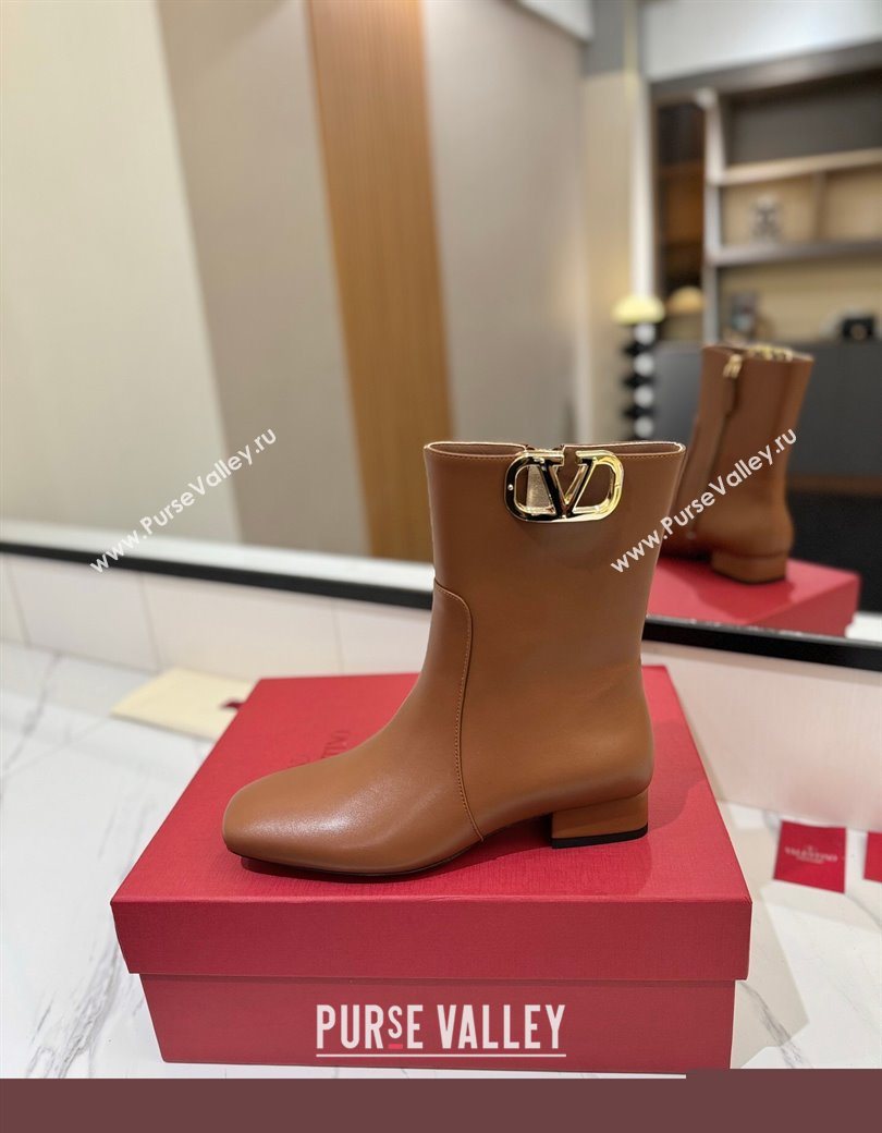 Valentino VLogo Type Heel Ankle Boots 3cm in Calfskin Leather Brown 2025 VLTN121606 (MD-251216042)