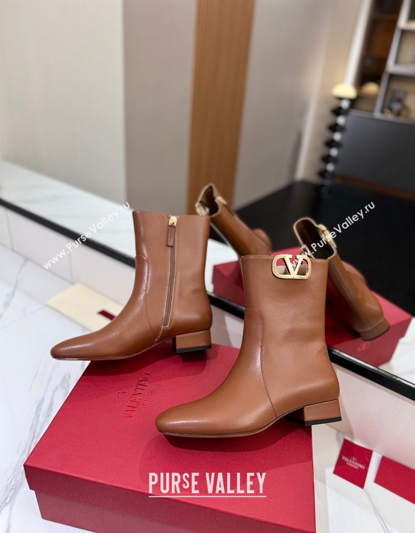 Valentino VLogo Type Heel Ankle Boots 3cm in Calfskin Leather Brown 2025 VLTN121606 (MD-251216042)