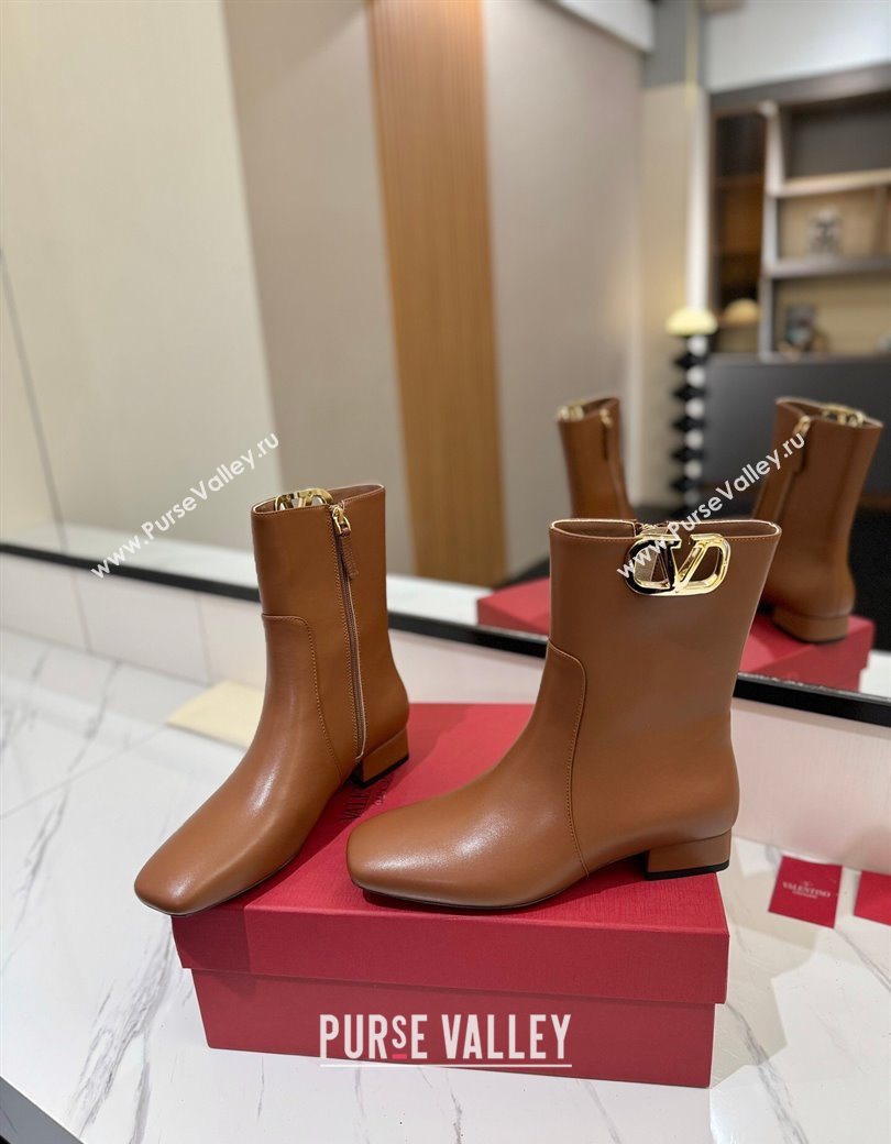Valentino VLogo Type Heel Ankle Boots 3cm in Calfskin Leather Brown 2025 VLTN121606 (MD-251216042)