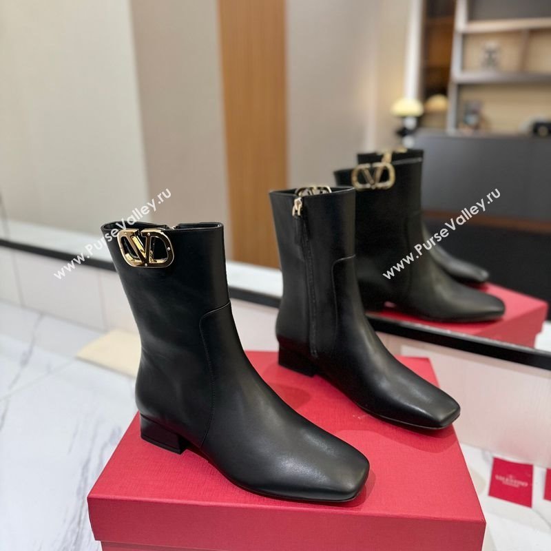 Valentino VLogo Type Heel Ankle Boots 3cm in Calfskin Leather Black 2025 VLTN121606 (MD-251216043)