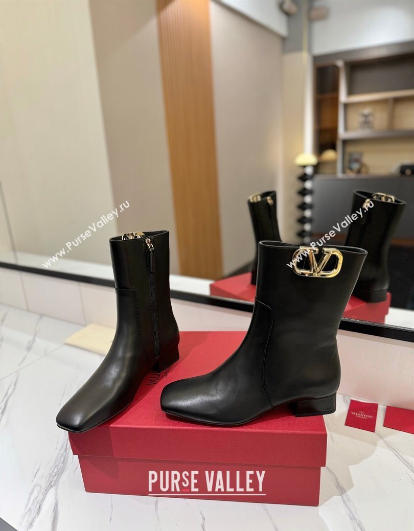 Valentino VLogo Type Heel Ankle Boots 3cm in Calfskin Leather Black 2025 VLTN121606 (MD-251216043)