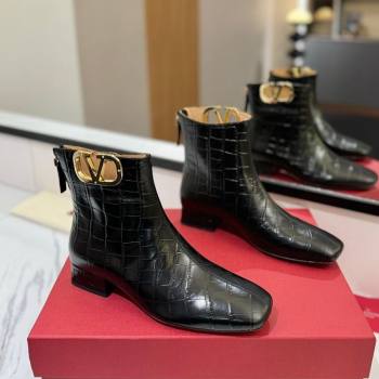 Valentino VLogo Type Heel Ankle Boots 3cm in Stone Embossed Leather Black 2025 VLTN121606 (MD-251216049)