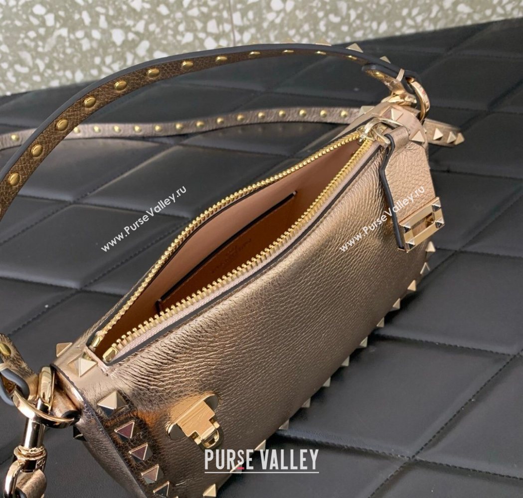 Valentino Small Rockstud Crossbody Bag in Metallic Grainy Calfskin Rose Gold 2025 VLTN0311 (LKF-260120023)