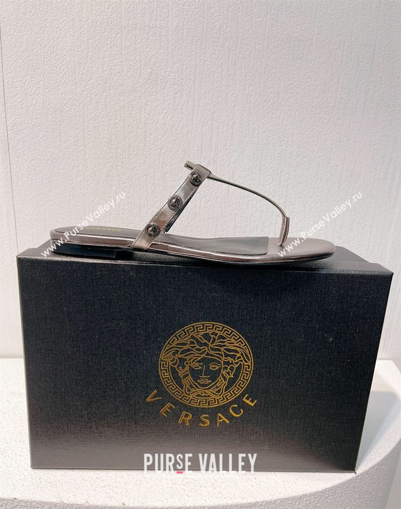 Versace Medusa Calfskin Flat Thong Slides Sandal with Logo Charm Grey 2024 0612 (MD-240612160)