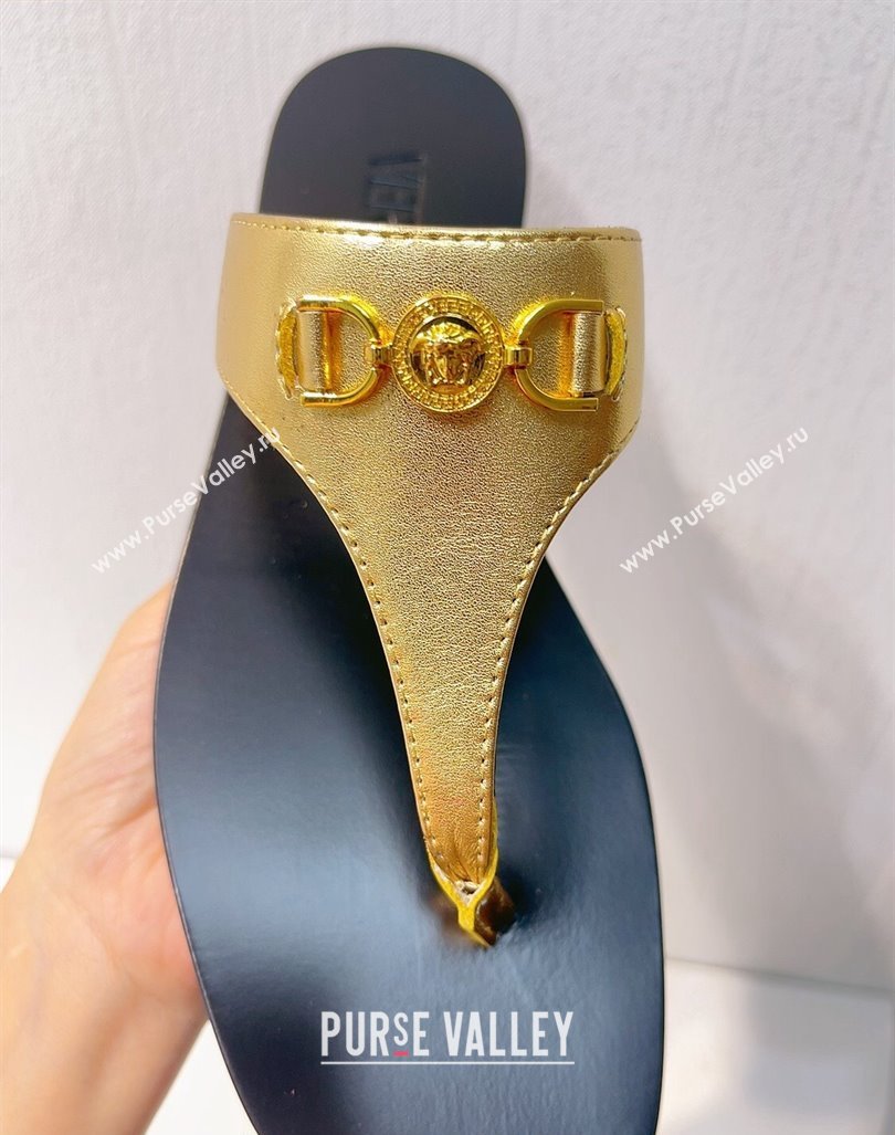 Versace Medusa 95 Calfskin Flat Thong Slides Sandal Gold 2024 0612 (MD-240612143)