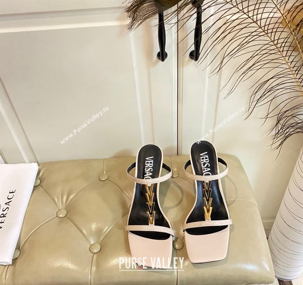 Versace Patent Leather Fragrance Heel Slides Sandal with V-Chain Nude 2025 0429 (MD-250429007)