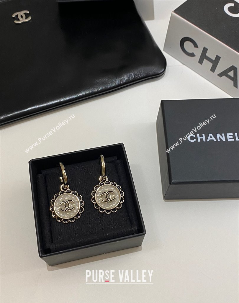 Chanel Round Short Earrings Black 2024 0821 (YF-240821026)