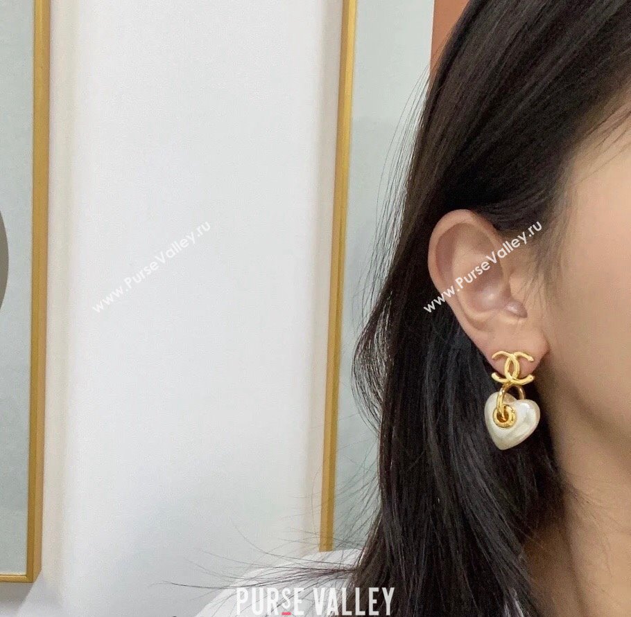 Chanel CC Short Earrings White 2024 CH082104 (YF-240821051)