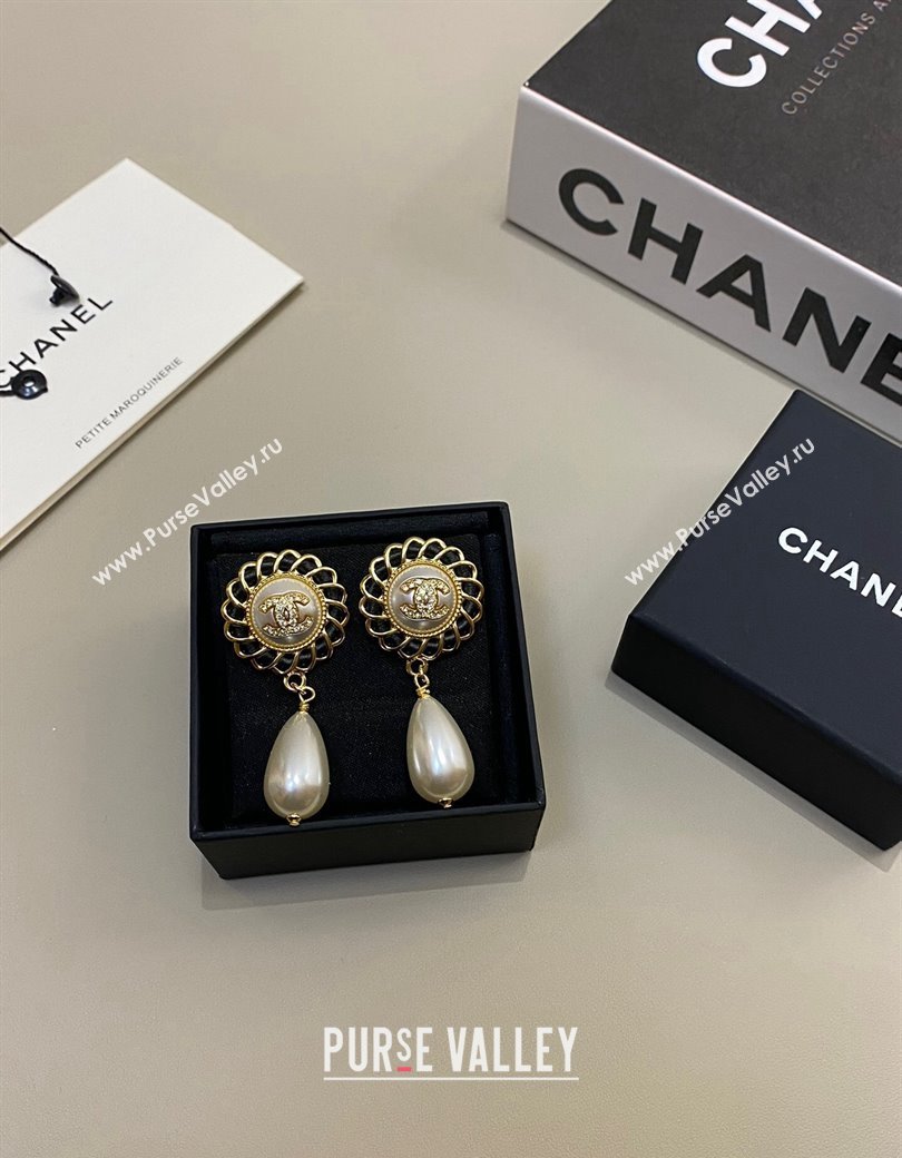 Chanel Pearl Short Earrings Black 2024 112601 (YF-241126001)