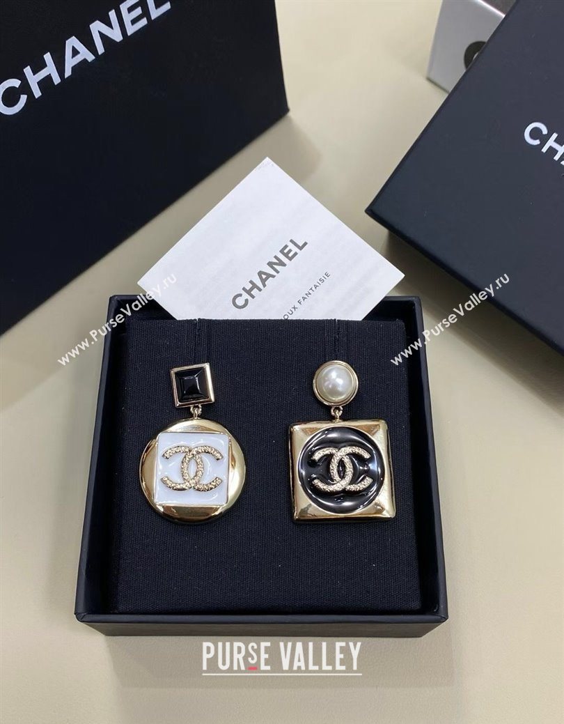 Chanel Short Earrings White/Black 2026 CH011001 (YF-260110011)