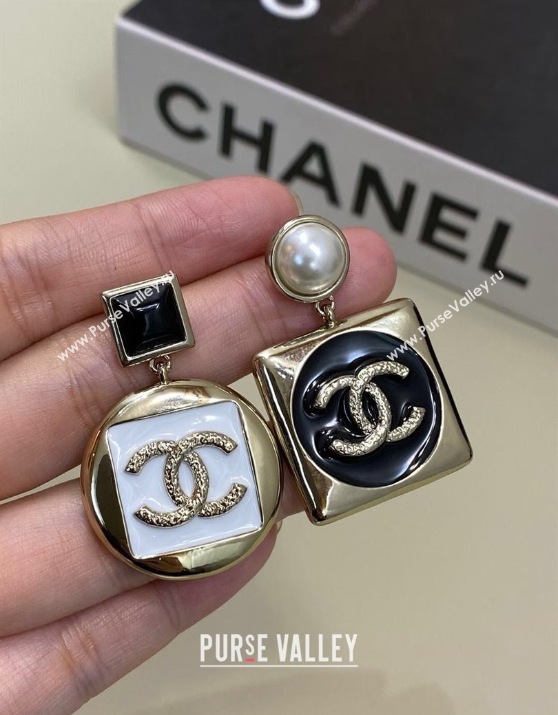 Chanel Short Earrings White/Black 2026 CH011001 (YF-260110011)